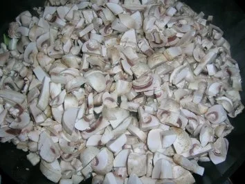 Pilz-Pesto-Ricotta ( ich habe es als  Fülle für meine Tintenfischtuben verwandt) schmeckt - Rezept - Bild Nr. 3