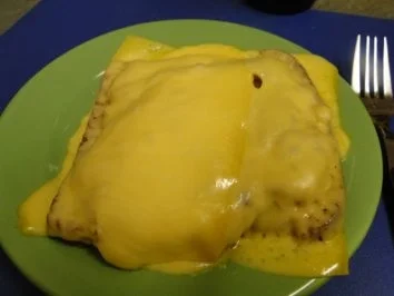 Geröstetes Brot mit Sauerkraut und mit Käse überbacken - Rezept - Bild Nr. 2