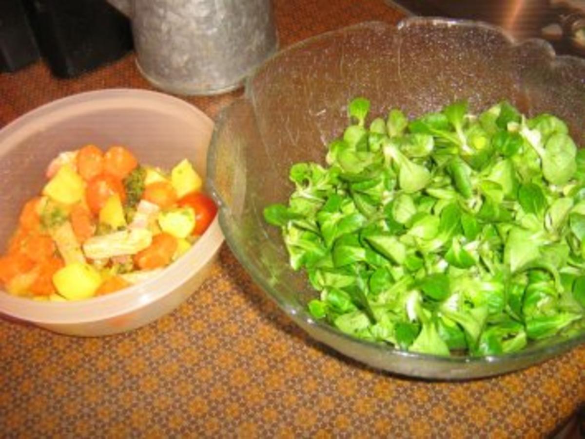 Feldsalat mit Kartoffel - Gemüse - Dressing - Rezept - Bild Nr. 2