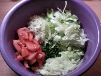 Cevapcici mit Pommes und Salat - Rezept - Bild Nr. 7