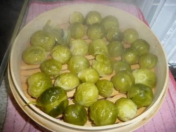 Geflügel : Putenkeule an Rosenkohl, Mischgemüse und Bandnudeln - Rezept - Bild Nr. 5