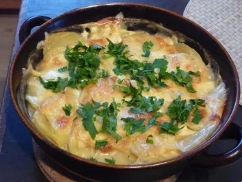 Rezept: Aufläufe : Mein Kartoffelauflauf mit Wurstkraken Aufläufe : Mein Kartoffelauflauf mit Wurstkraken - Rezept