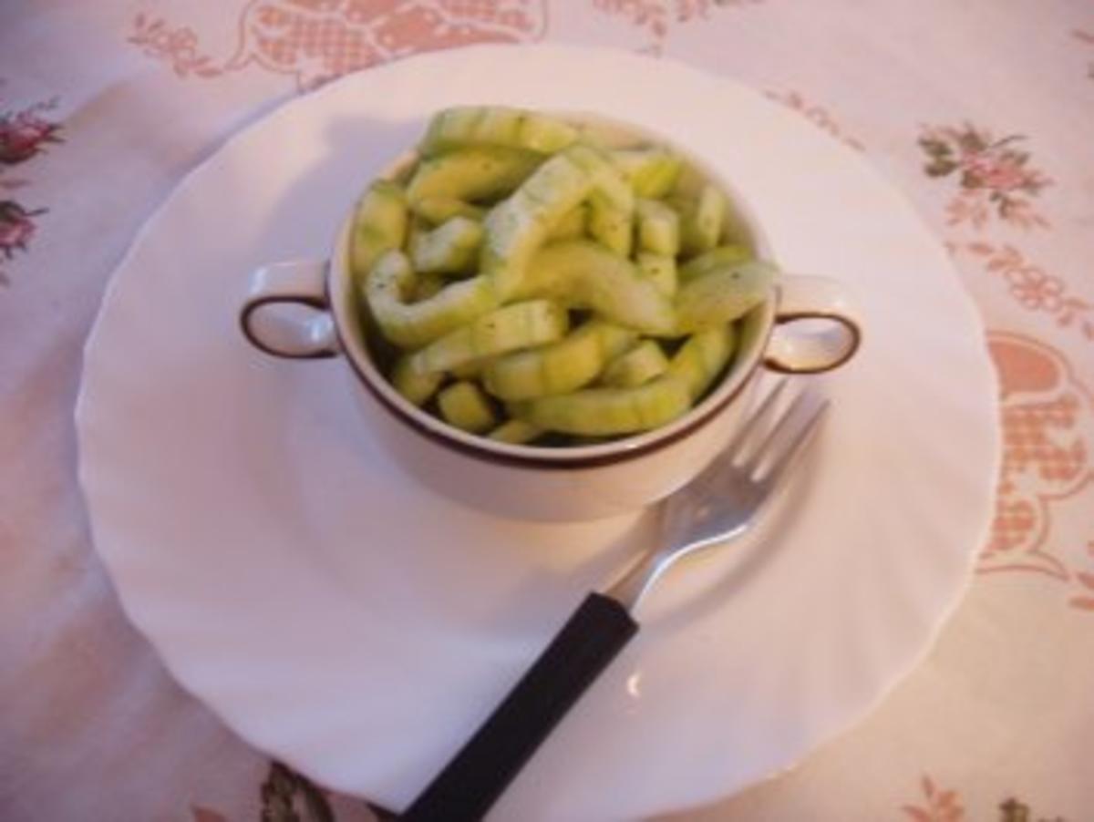 Schneller Gurkensalat mit Wasabi - Rezept - kochbar.de