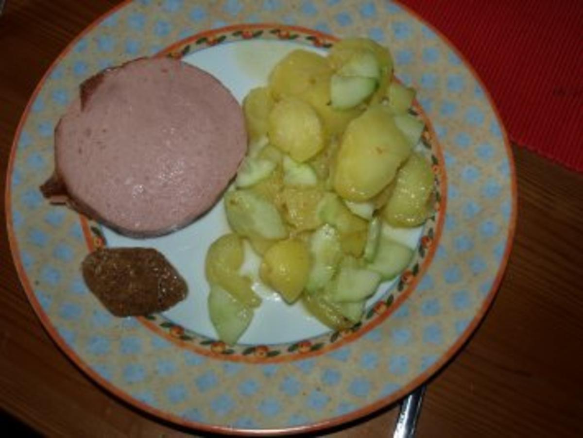 Kartoffelsalat lauwarm mit Fleischkäse - Rezept