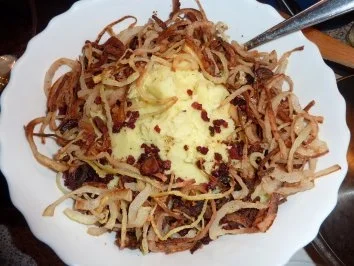 Rezept: Beilage: Kartoffelpüree mit Zwiebelstroh und Schinken Bild Nr. 11 Beilage: Kartoffelpüree mit Zwiebelstroh und Schinken - Rezept - Bild Nr. 11