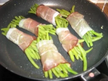 Spätzle mit Bohnenpäckchen und einer leckeren Hackfleischsoße - Rezept - Bild Nr. 5