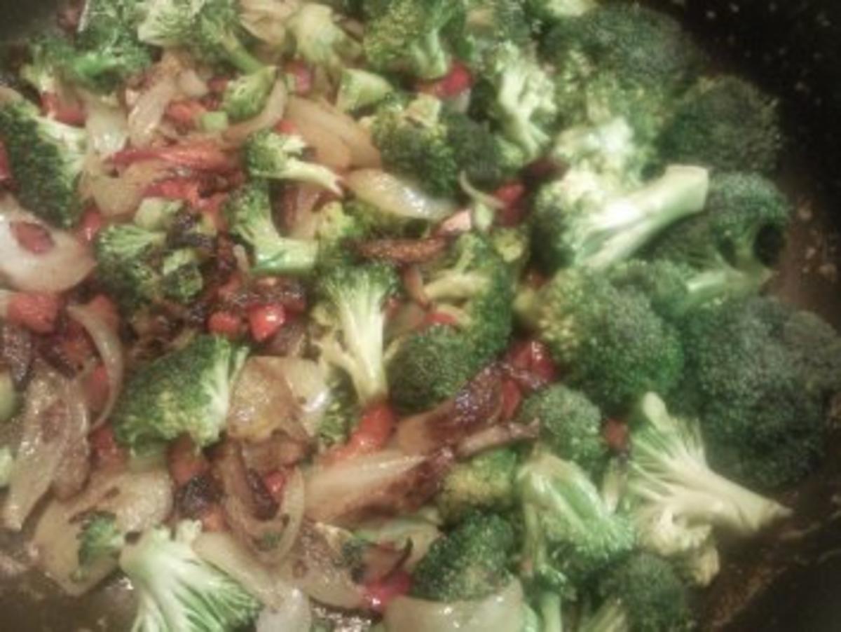 Broccoli-Zwiebel-Paprika-Gemüse - Rezept - Bild Nr. 8