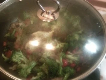 Rezept: Broccoli-Zwiebel-Paprika-Gemüse Bild Nr. 9 Broccoli-Zwiebel-Paprika-Gemüse - Rezept - Bild Nr. 9