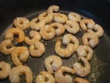 Makkaroni mit Garnelen, Curry, Sahnesoße - Rezept - Bild Nr. 6