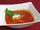 Frische Tomatensuppe mit feinen Wachteleier-Nudeln - Rezept