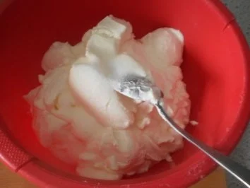 LABNEH MAKBUR ~ Marinierte Joghurt-Käse-Bällchen ~ ca. 20 Stück - Rezept - Bild Nr. 2