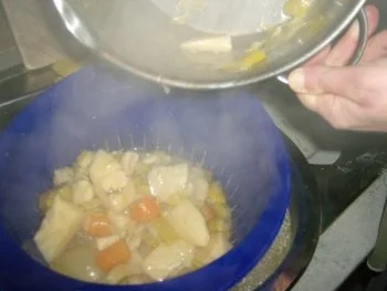 Rezept: Fleischsuppe a la Moni Bild Nr. 3 Fleischsuppe a la Moni - Rezept - Bild Nr. 3