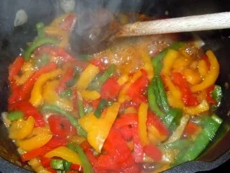 Rezept: Hähnchenbrust unter Korianderkruste mit Paprikagemüse und Knoblauchkartoffeln Bild Nr. 6 Hähnchenbrust unter Korianderkruste mit Paprikagemüse und Knoblauchkartoffeln - Rezept - Bild Nr. 6