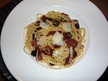 Südliche Spaghetti mit gebratener Pfeffersalami - Rezept - Bild Nr. 3