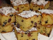 Blechkuchen mit Trockenfrüchten - Rezept