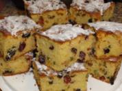 Blechkuchen mit Trockenfrüchten - Rezept