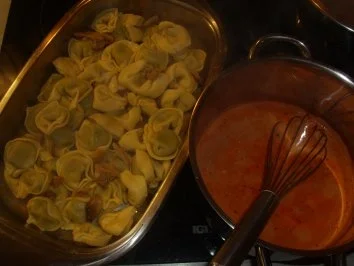 Rezept: Aufläufe: Tortellini-Auflauf Bild Nr. 3 Aufläufe: Tortellini-Auflauf - Rezept - Bild Nr. 3