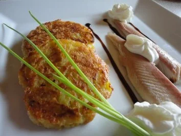Käse Rösti  mit geräuchertem Saibling - Rezept