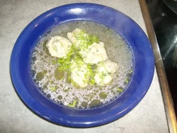 Rezept: Brätnockerlsuppe Brätnockerlsuppe - Rezept