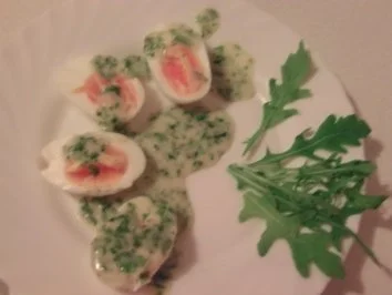 Eier in Roucola-Senf-Sauce - Rezept