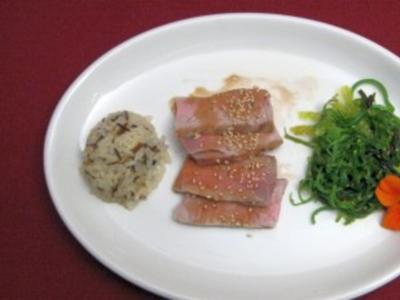 Grüner Algensalat mit Sesam und Tunfisch - Rezept