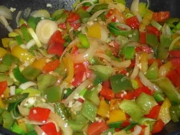 Rezept: Paprika-Gemüse-Pfanne Bild Nr. 8 Paprika-Gemüse-Pfanne - Rezept - Bild Nr. 8