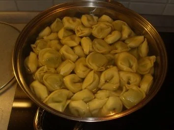 Nudelgerichte: Tortellini Bolognese - Rezept - Bild Nr. 5