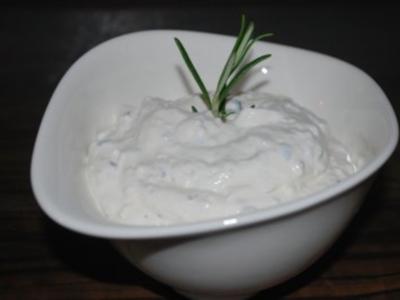 Rezept: Cremiger Frischkäse-Zwiebel-Dip Cremiger Frischkäse-Zwiebel-Dip - Rezept