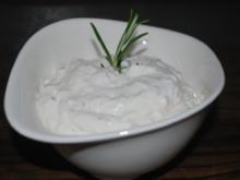 Cremiger Frischkäse-Zwiebel-Dip - Rezept