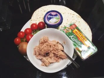 Rezept: Pizza: Tortilla-Pizza thon du caprese Bild Nr. 2 Pizza: Tortilla-Pizza thon du caprese - Rezept - Bild Nr. 2