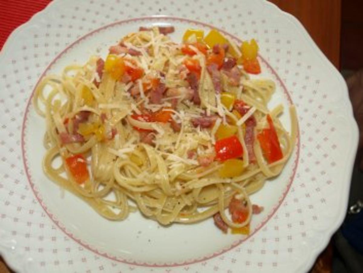 Pasta mit Paprika und Speck - Rezept mit Bild - kochbar.de