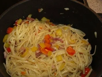 Rezept: Pasta mit Paprika und Speck Bild Nr. 7 Pasta mit Paprika und Speck - Rezept - Bild Nr. 7