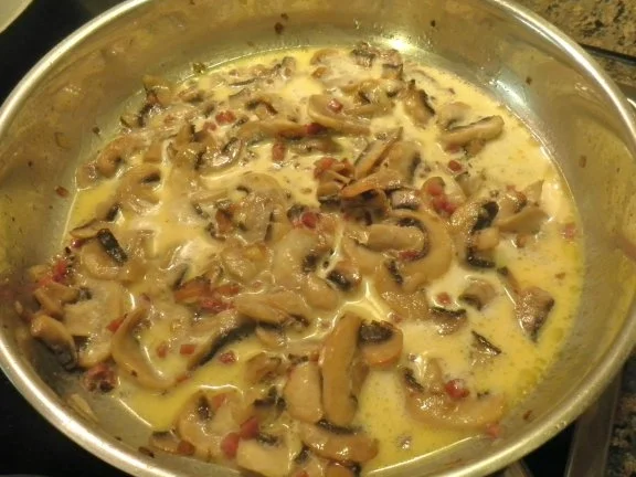 Rezept: Gratinierte Champignon - Hähnchenschnitzel Bild Nr. 4 Gratinierte Champignon - Hähnchenschnitzel - Rezept - Bild Nr. 4