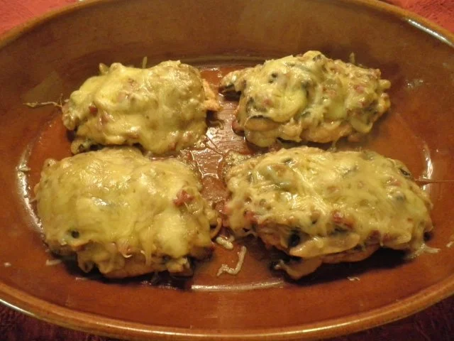 Rezept: Gratinierte Champignon - Hähnchenschnitzel Bild Nr. 7 Gratinierte Champignon - Hähnchenschnitzel - Rezept - Bild Nr. 7