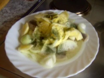 Heringsfilet mit Äpfel und Zwiebeln - Rezept