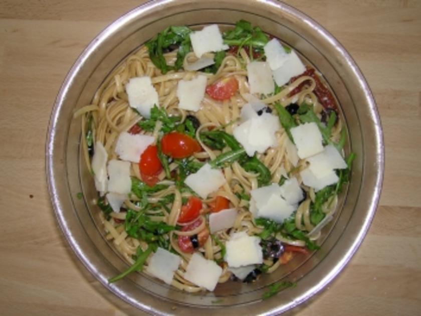 Pasta Rucola Salat - Rezept mit Bild - kochbar.de