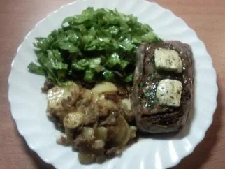 Rezept: Roastbeef und Hüftsteak im Schinkenspeckmantel Roastbeef und Hüftsteak im Schinkenspeckmantel - Rezept