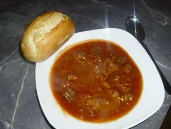 Gulaschsuppe mal feurig - Rezept