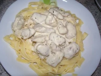 Schweinefilet in Sahnesoße mit Bandnudeln - Rezept