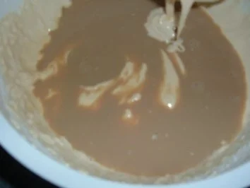 Rezept: Kuchen : Creme Likör.........mit vielen Überraschungen Bild Nr. 6 Kuchen : Creme Likör.........mit vielen Überraschungen - Rezept - Bild Nr. 6