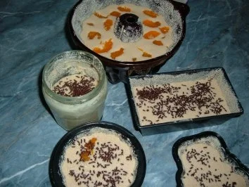 Rezept: Kuchen : Creme Likör.........mit vielen Überraschungen Bild Nr. 8 Kuchen : Creme Likör.........mit vielen Überraschungen - Rezept - Bild Nr. 8