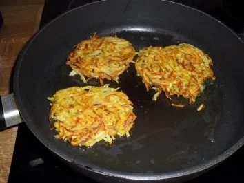 Rezept: Kartoffeln-Kürbis-Röstis Bild Nr. 6 Kartoffeln-Kürbis-Röstis - Rezept - Bild Nr. 6