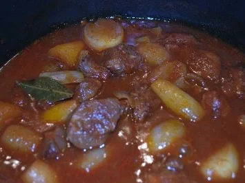 Rezept: Stifado - griechisches Kalbsgulasch Bild Nr. 2 Stifado - griechisches Kalbsgulasch - Rezept - Bild Nr. 2