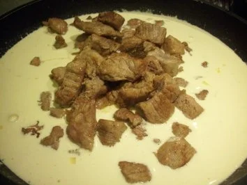 Teufelchens Gulasch in Sahne-Käsesoße - Rezept - Bild Nr. 8