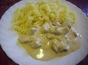 Teufelchens Gulasch in Sahne-Käsesoße - Rezept