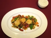 Gebackene Garnelen auf karamellisiertem Wok-Gemüse (Alexandra Polzin) - Rezept