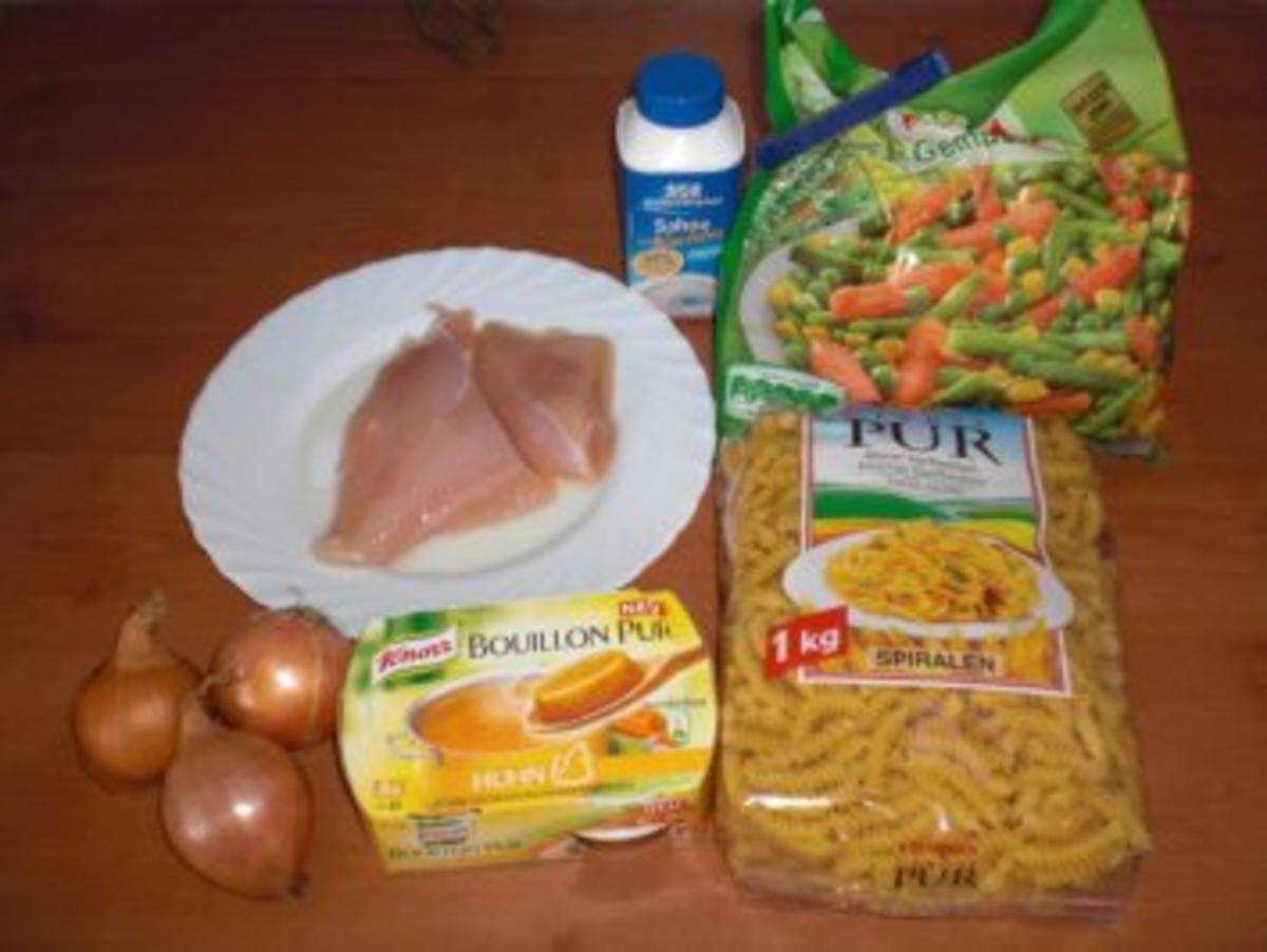 Nudelauflauf mit Hühnchen und Gemüse - Rezept - Bild Nr. 2