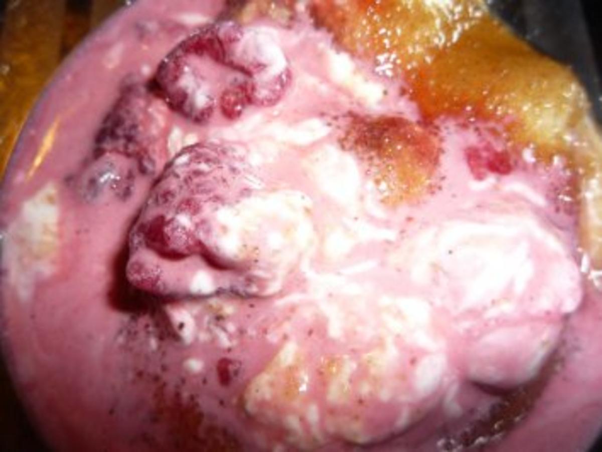 Bilder für Traum aus Himbeeren und Joghurt - Rezept