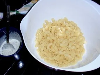 Rezept: Bunter Nudelsalat alá Linda Bild Nr. 10 Bunter Nudelsalat alá Linda - Rezept - Bild Nr. 10