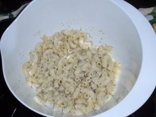 Rezept: Bunter Nudelsalat alá Linda Bild Nr. 12 Bunter Nudelsalat alá Linda - Rezept - Bild Nr. 12